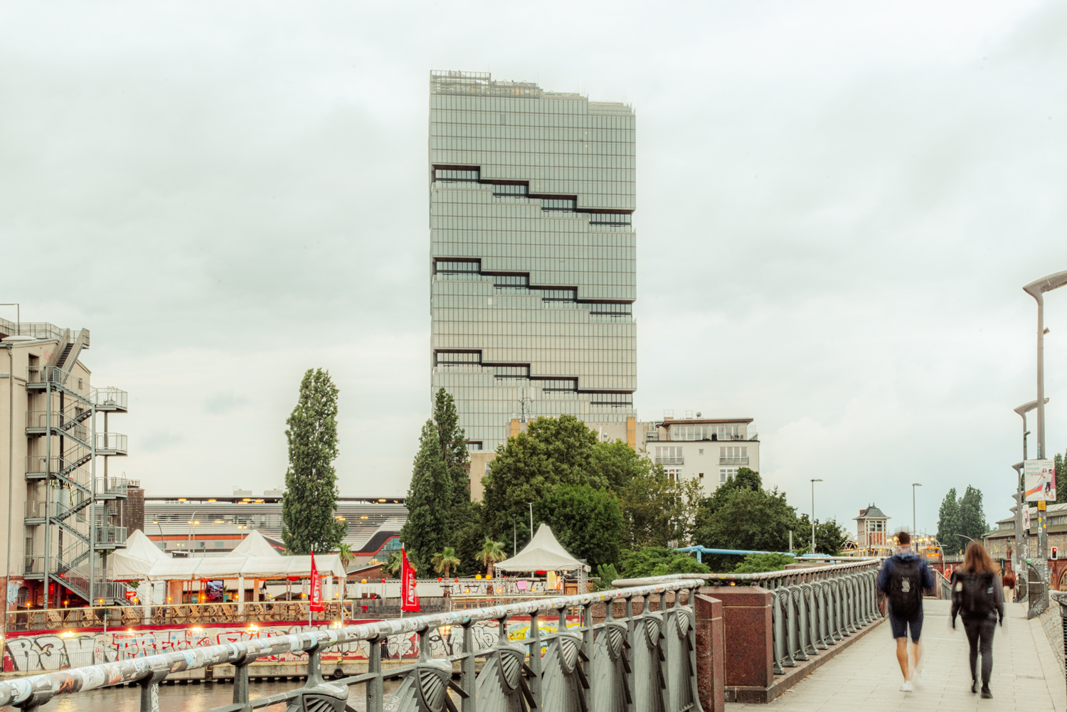 EDGE East Side Tower – Berlins neues Hochhaus an der Spree