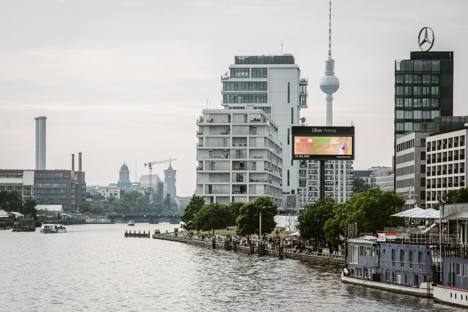 Locke at East Side Gallery: Außergewöhnlich und direkt am Mauerstreifen