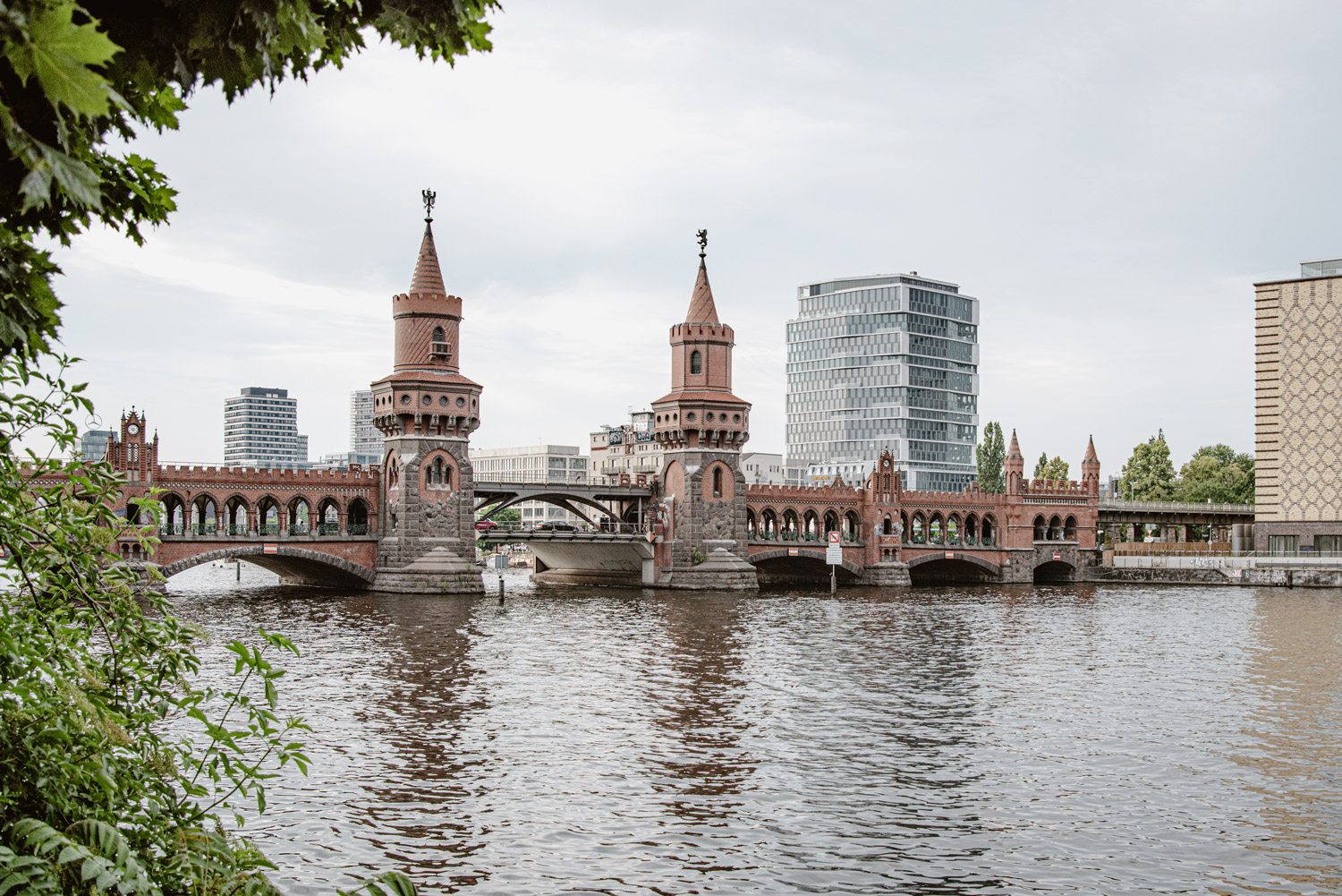Oberbaumbrücke: Das neugotische Wahrzeichen zwischen Friedrichshain und Kreuzberg