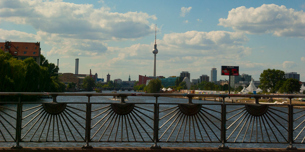 Oberbaumbrücke mit Blick zum Fernsehturm